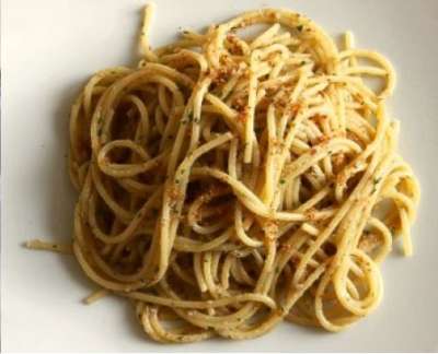 Spaghetti with anchovies